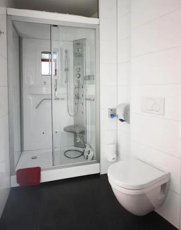 Doppelzimmer Bad